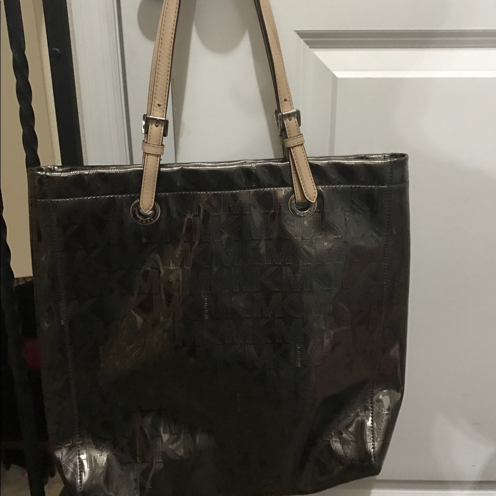 Michael kors medium shoulder bag
