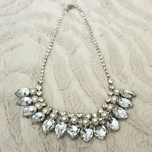 Pearl and crystals Luna necklace