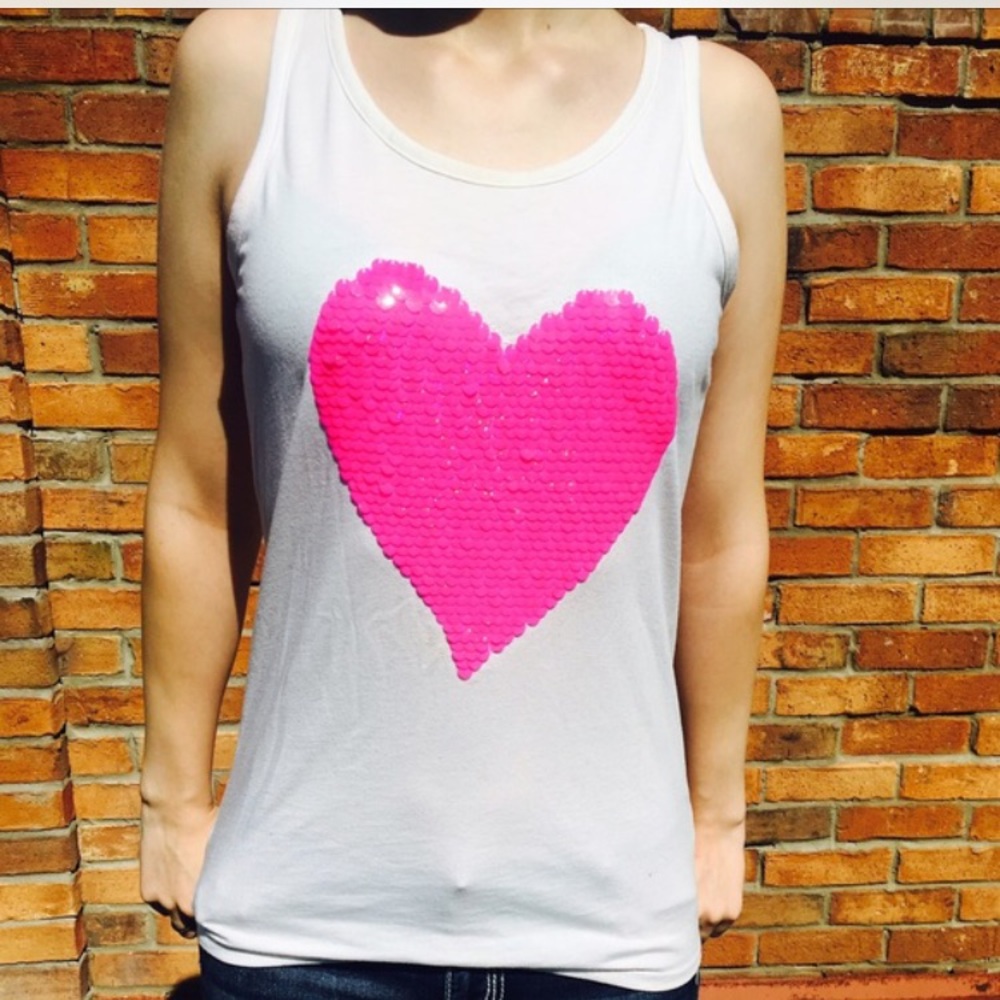 Super cute heart tee