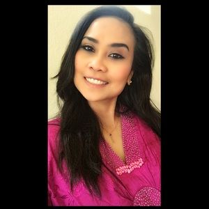 Meet your Posher, Dina