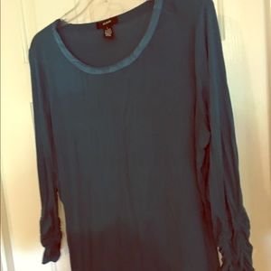 Alfani long sleeved top