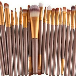 20 Makeup Brushes!