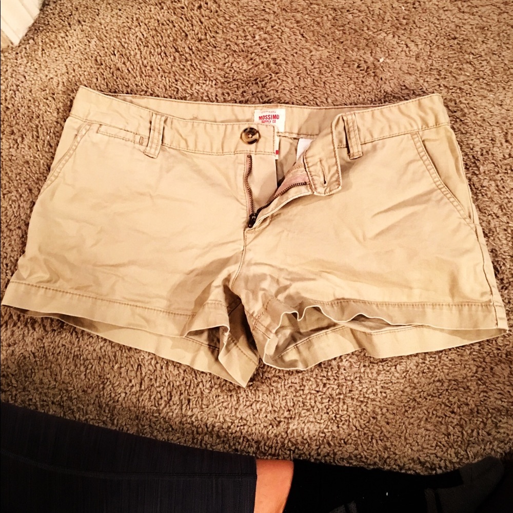 khaki shorts
