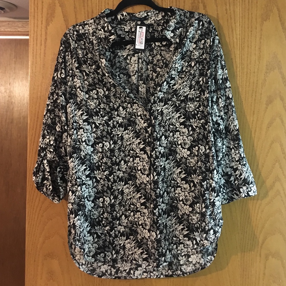 NWT Black & White Rayon Blouse Size L