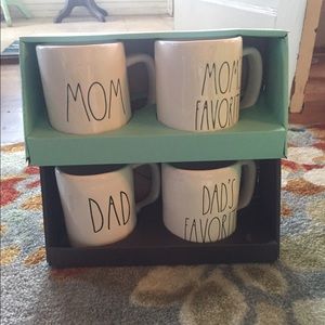 Rae Dunn Mugs Set