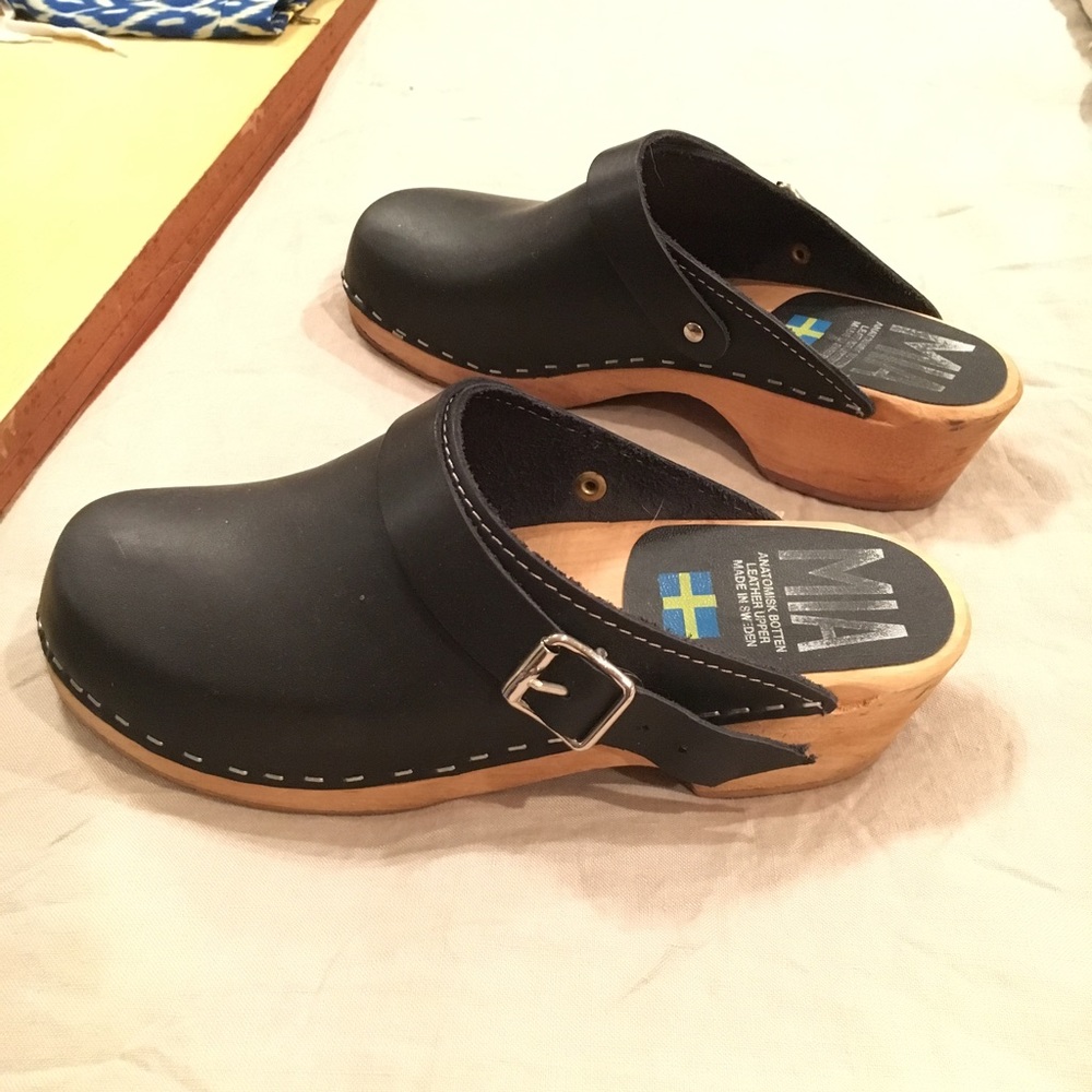 MIA "Alma" black leather clogs