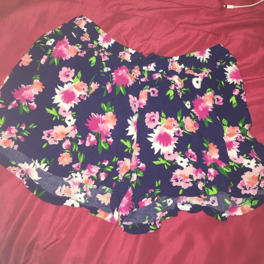 floral shorts