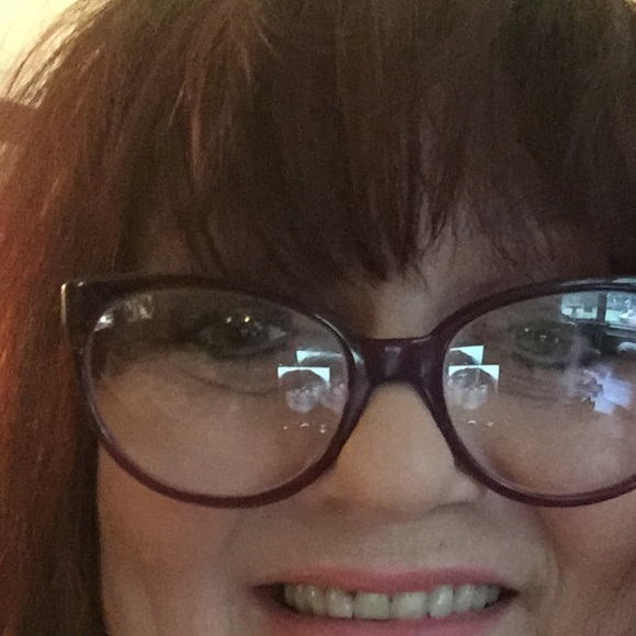 Meet your Posher, Kristen - Picture 2 of 2