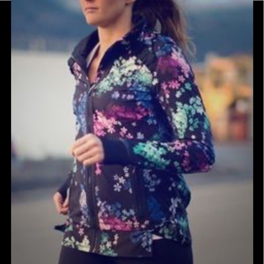 Lululemon Run:Bandit jacket in pedal pop, size 8. - Picture 1 of 4