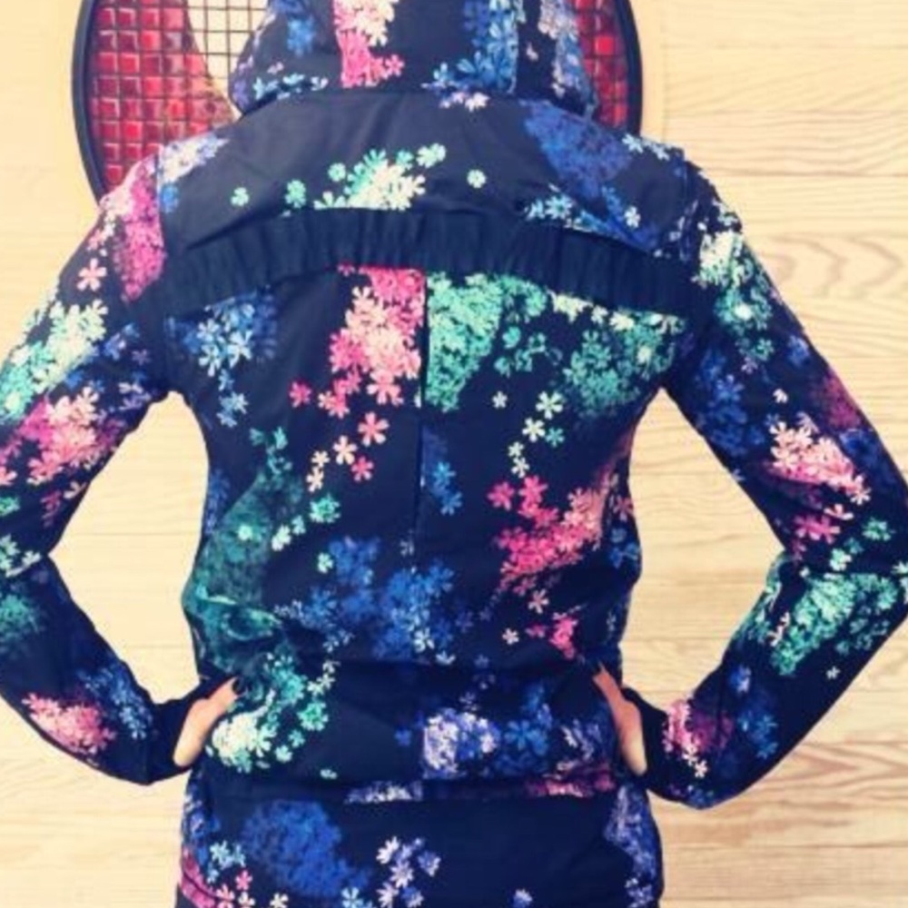 Lululemon Run:Bandit jacket in pedal pop, size 8. - Picture 2 of 4