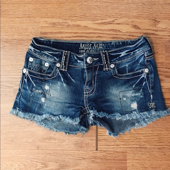 Miss Me Shorts - Picture 2 of 2
