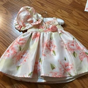 Beautiful baby girl dress with sun hat. 3-6 months