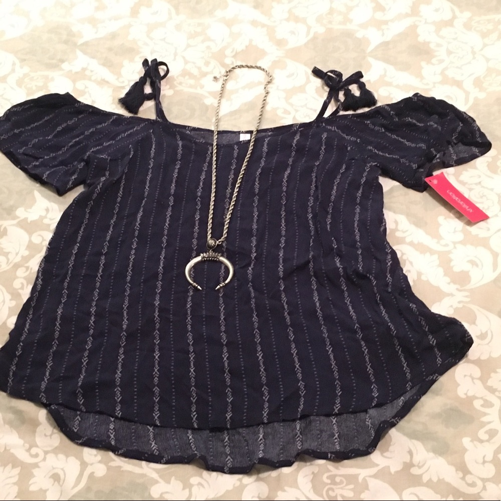 Navy short sleeve cold shoulder top