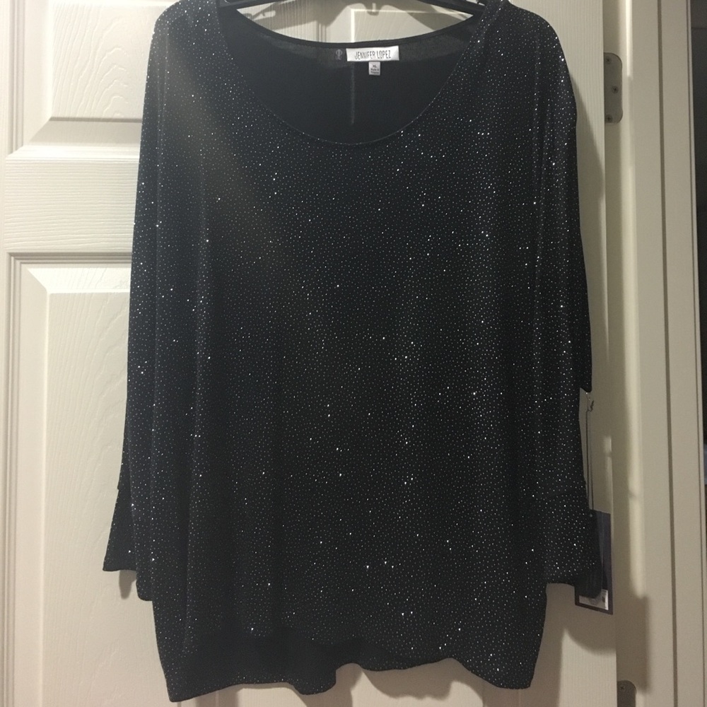 Three quarter sleeve shimmer top