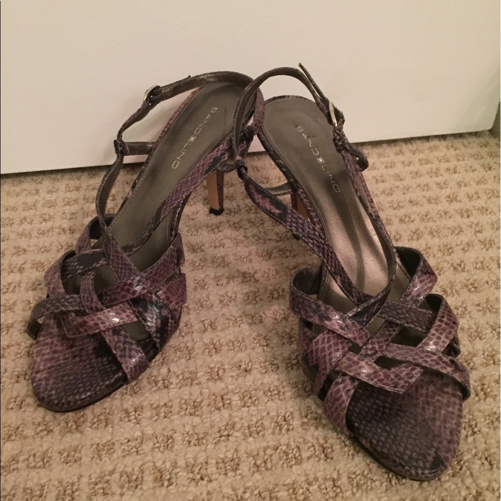 Snake skin pumps