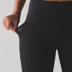 LuluLemon FIT PHYSIQUE CROP 19'