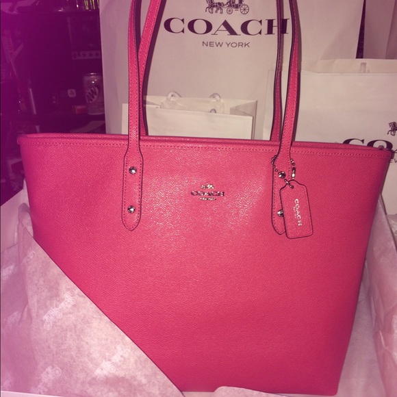 Coach Handbags - Coach purse. Brand new!!