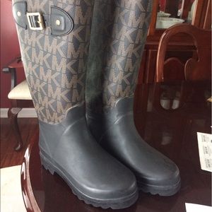 Micheal kors rain boots