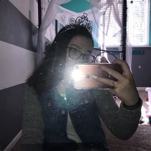 Meet your Posher, Mady