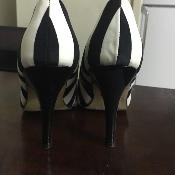 Striped peep toe pumps - Picture 3 of 3