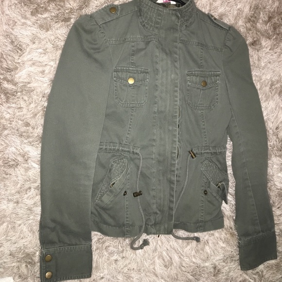 Green jacket - Picture 2 of 3