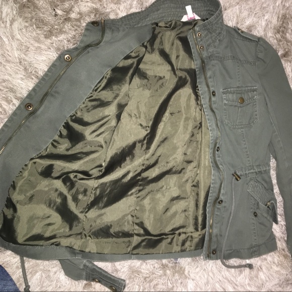 Green jacket - Picture 3 of 3