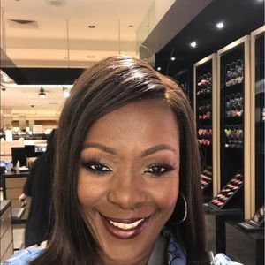 Meet your Posher, Carolyn