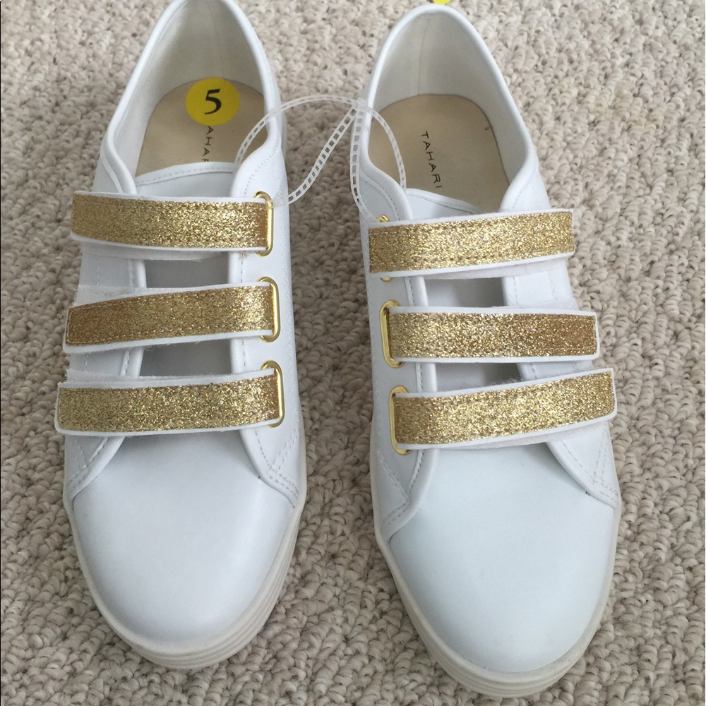 Girls Tahari white fashionable sneakers size 5