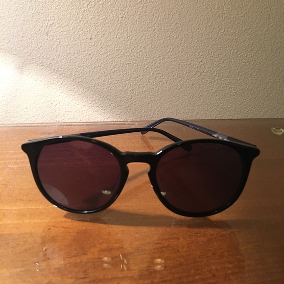 Lacoste Vintage Keyhole Bridge Sunglasses - Picture 1 of 3