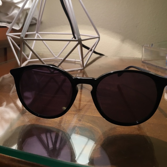 Lacoste Vintage Keyhole Bridge Sunglasses - Picture 3 of 3