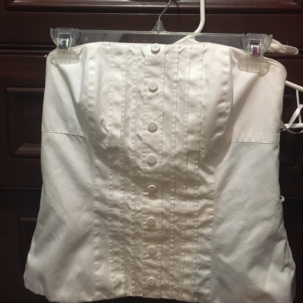 White tuxedo style boustierre