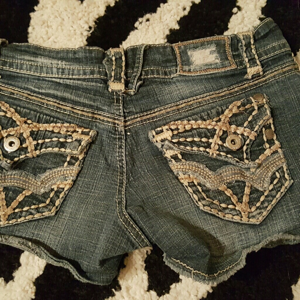 Hydraulic shorts