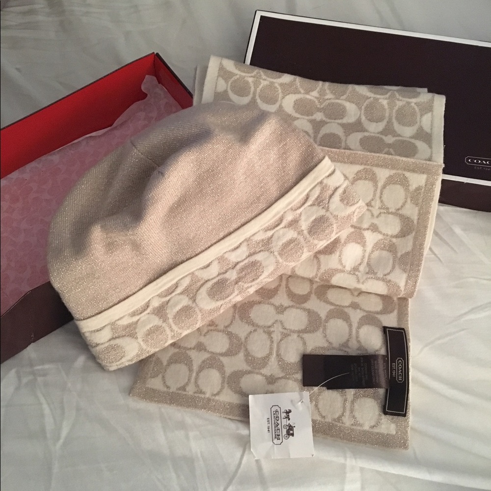 Authentic Coach matching hat and scarf set NWT