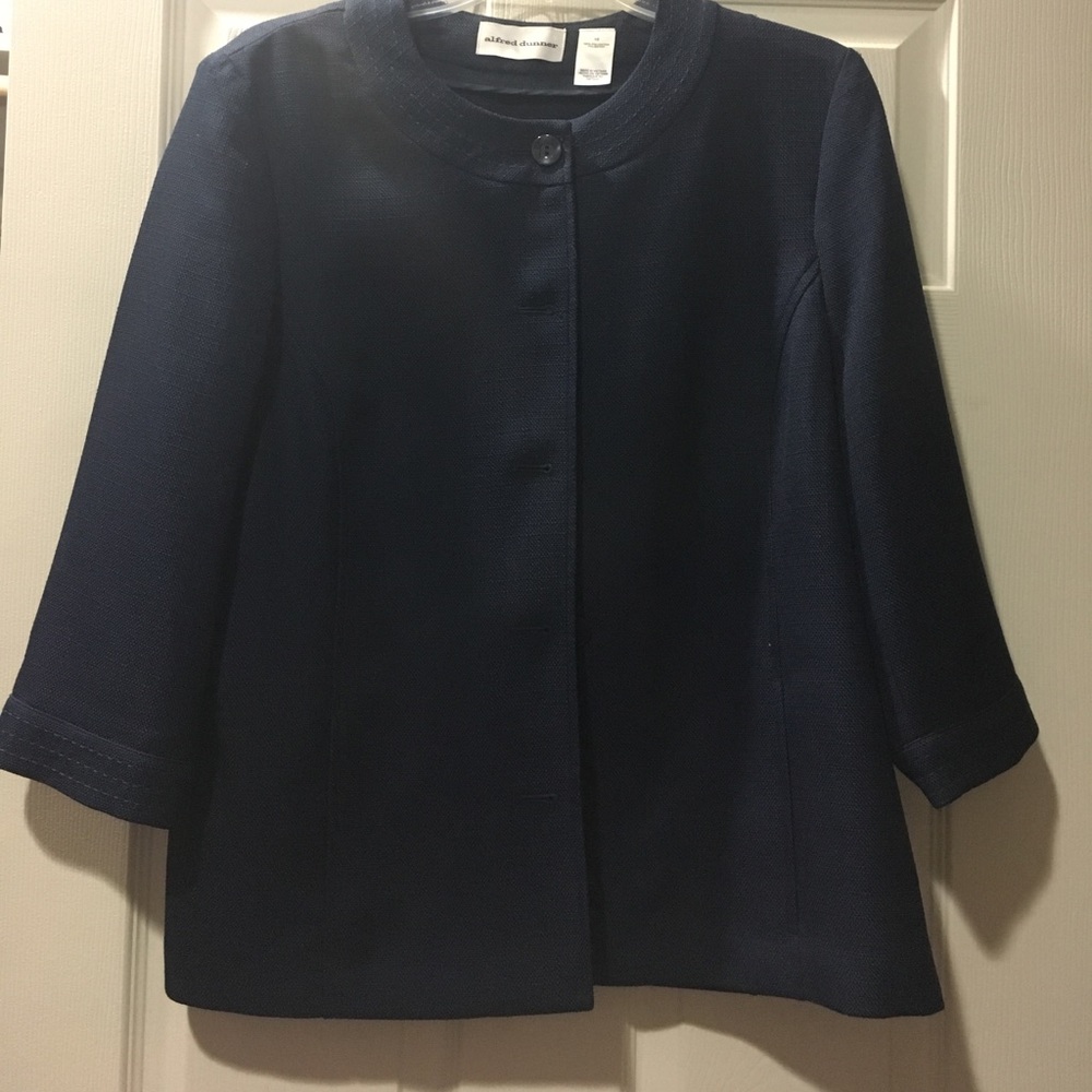Navy blue short peacoat