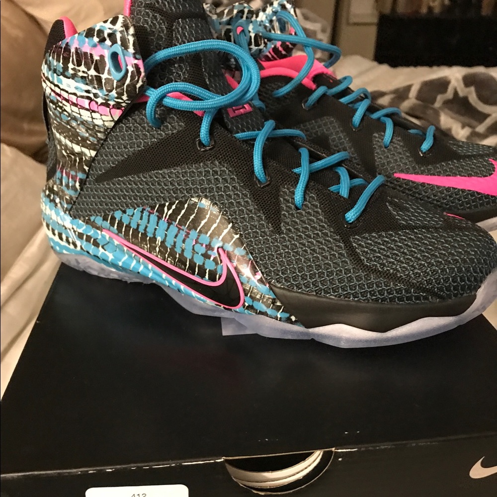 Lebron XII (GS)