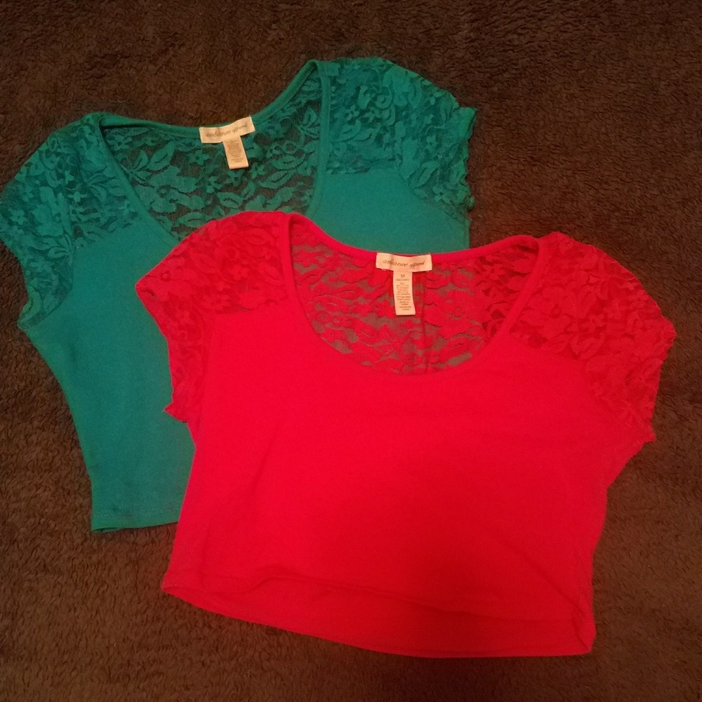 2 crop tops