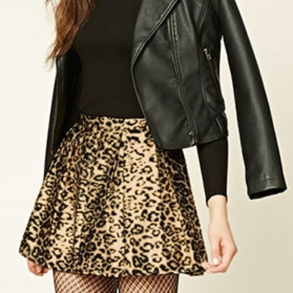 ⚫️BUY ONE GET ONE FREE! Leopard skater mini skirt