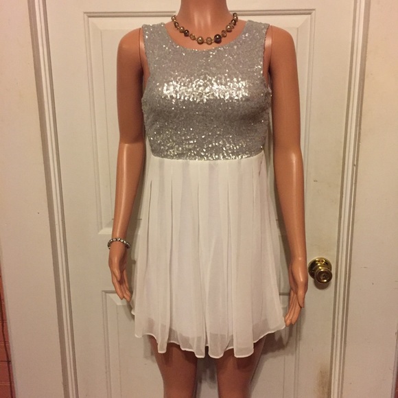 ❌SOLD❌ NWT TFNC Sequin Low Back White Mini Dress - Picture 4 of 8