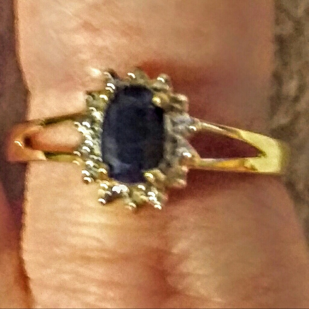 Sapphire Diamond ring on 10kt gold band