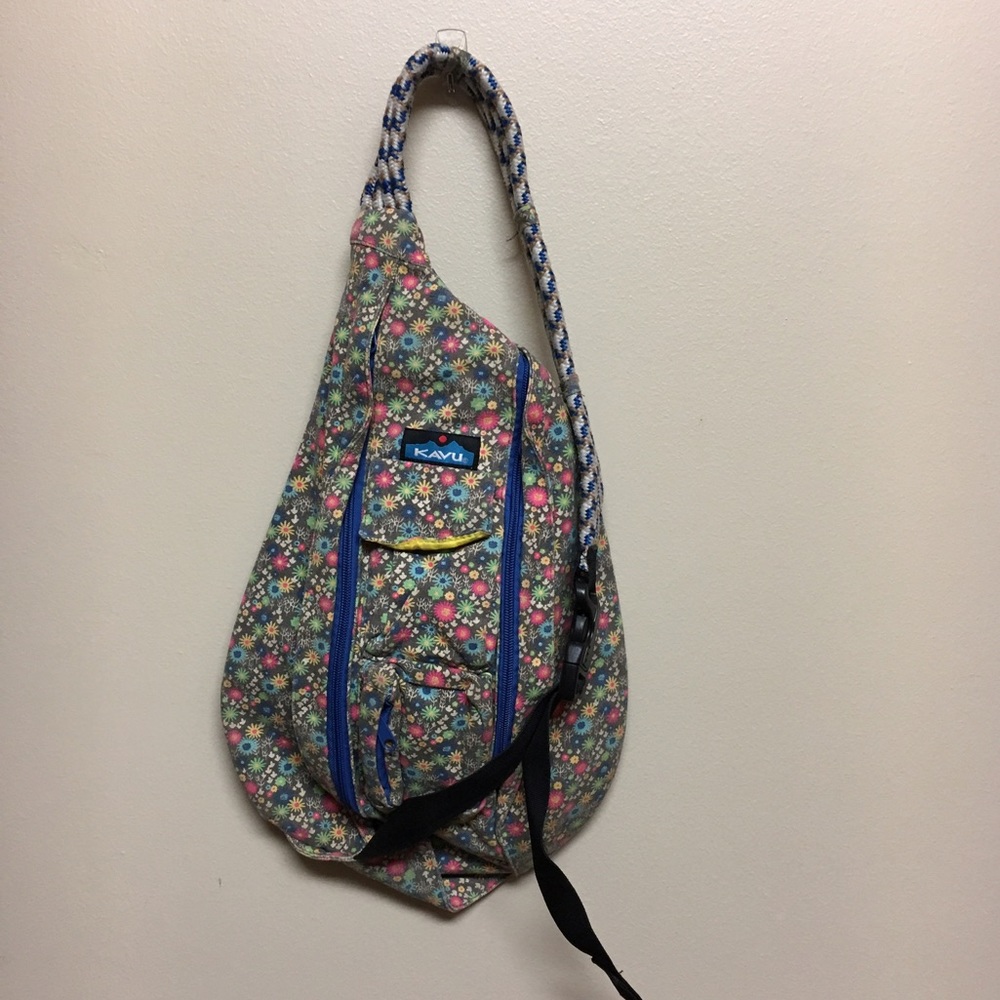 KAVU FLORAL BAG