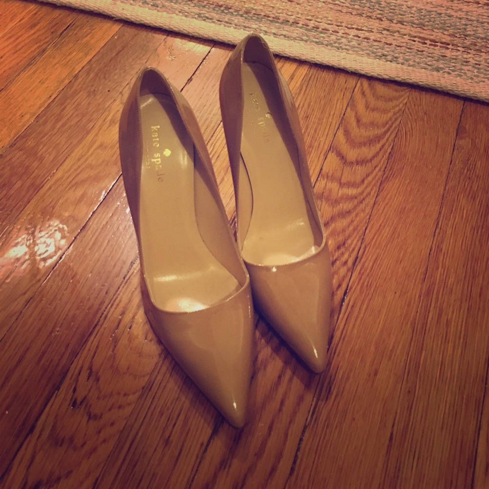 Kate Spade beige patent shoes