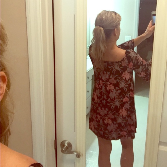 EXPRESS FLIRTY FLORAL DRESS - Picture 6 of 8