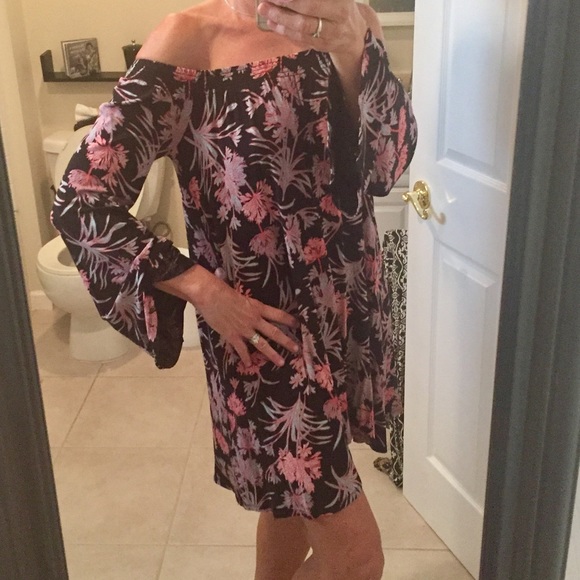 EXPRESS FLIRTY FLORAL DRESS - Picture 1 of 8