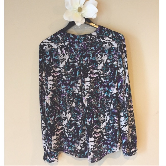 Bow neck blouse - Picture 2 of 3