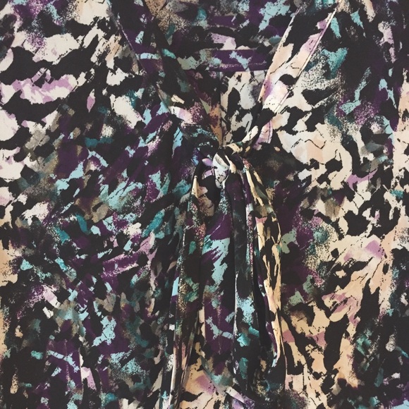 Bow neck blouse - Picture 3 of 3