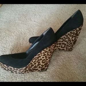 Nine West Suede shoe with platform