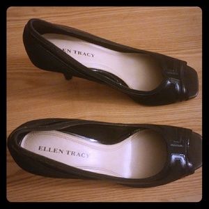 Black Ellen Tracy Pumps w/ open toe