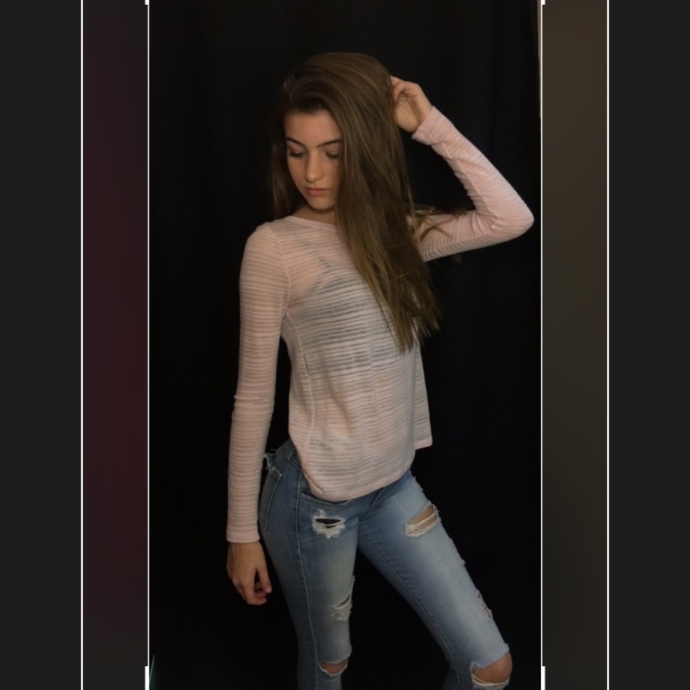 Long sleeved pink top