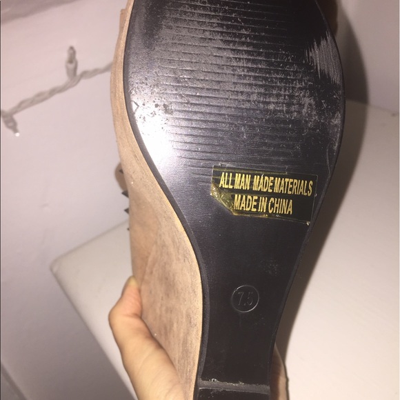 Wedge platform heals with spikes - Picture 4 of 5