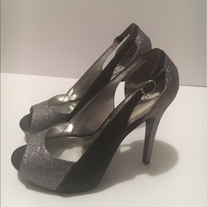 Guess Peep Toe Platform